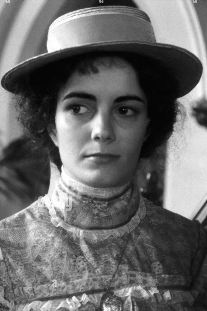 Hilary Ryan as Evelyn in The Getting of Wisdom