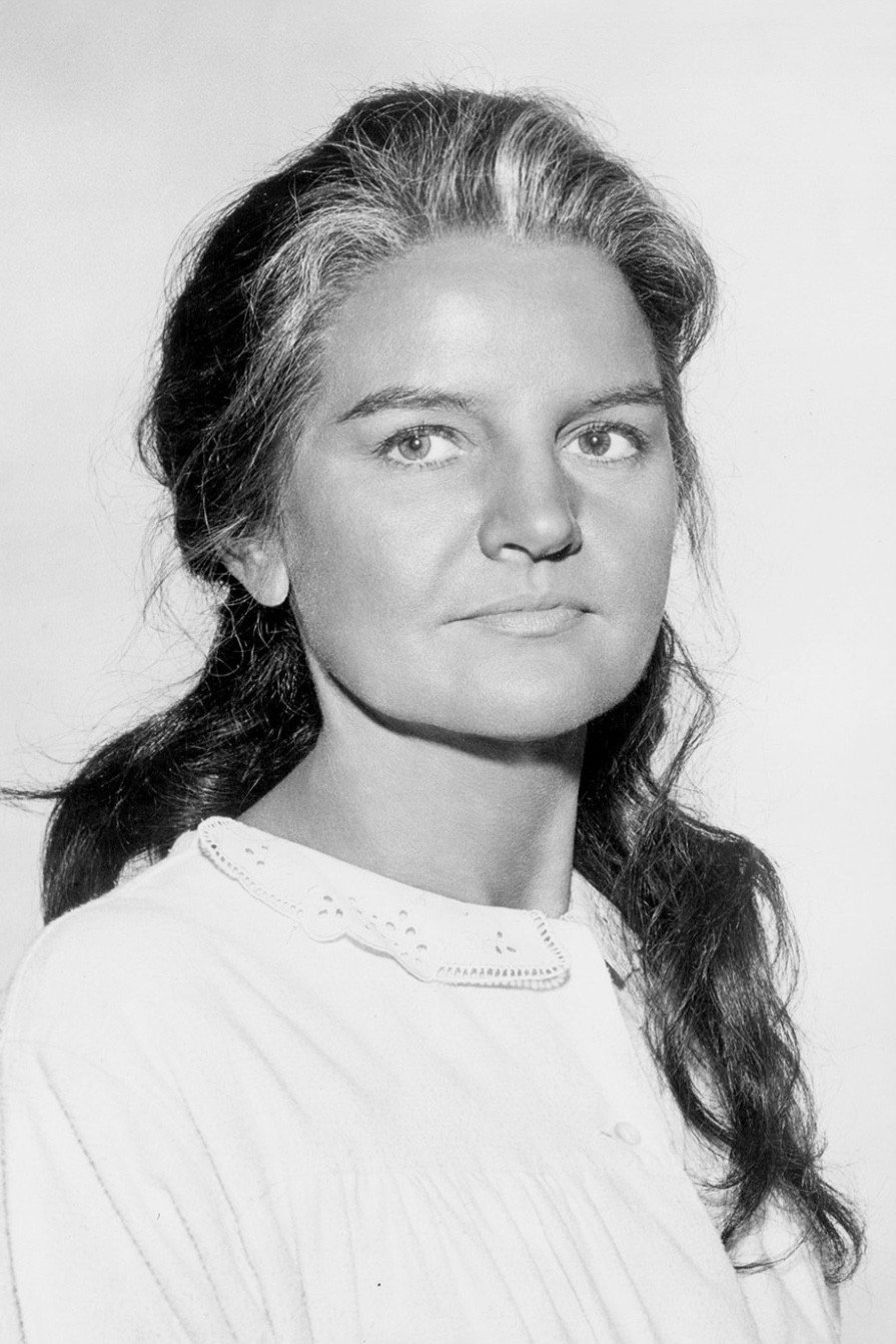 Vivian Nathan as Mrs. Escalante in The Young Savages