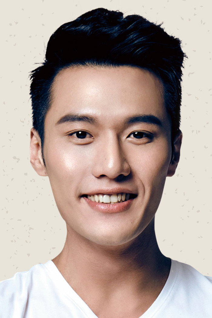張睿家 as Leo / Lawyer Chang in Mrs. Catfish