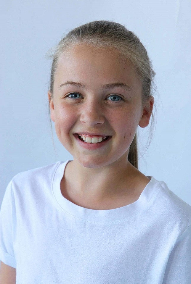 Ninni Spone as Maria Nobile (voice) in Titina