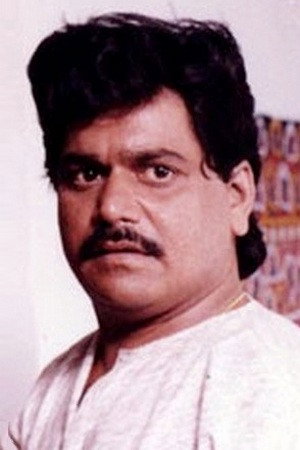 Laxmikant Berde as Mangu in Changu Mangu