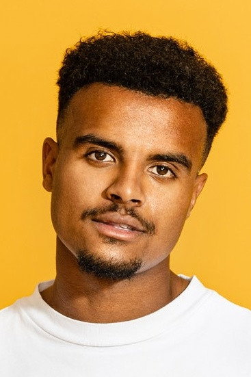 Jasha Rudge as Dennis in 4JIM