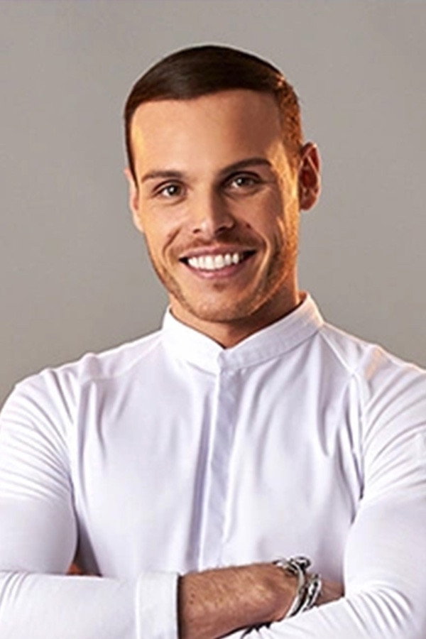 Amaury Guichon as Self - Host / Judge in Dessert Masters