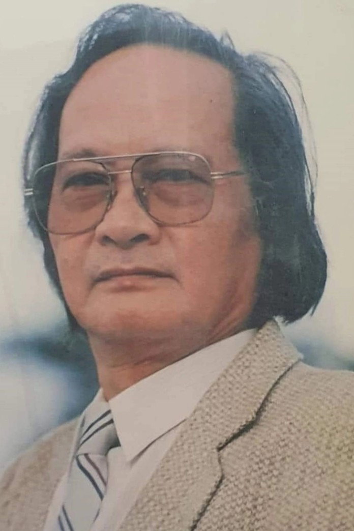 Trần Tiến as Writer Phan in Hanoi 12 Days and Nights
