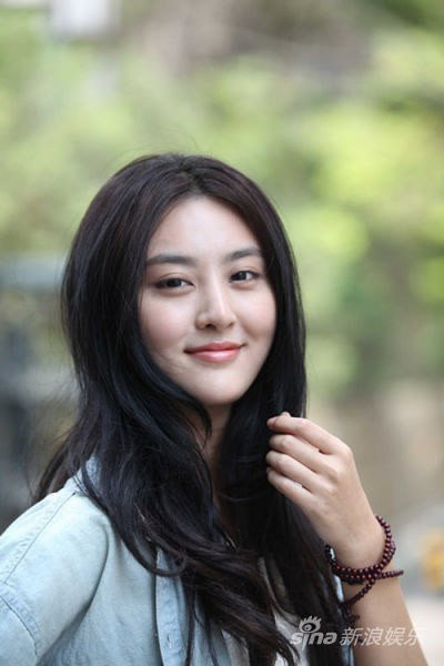 甘露 as Lin Ying / Lin Hui in The Ghost Outlaws