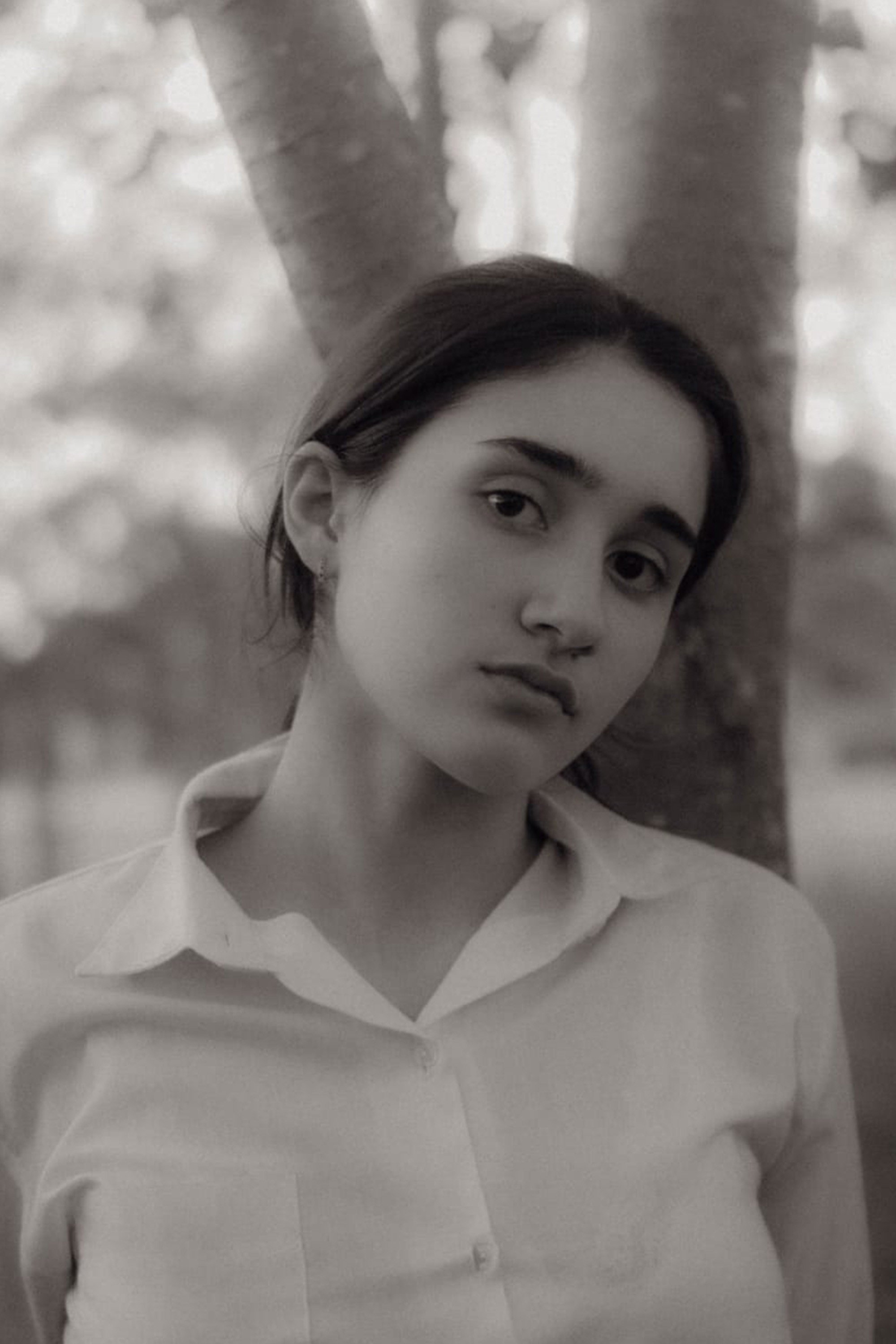 Gabriela Parra as Ente in Óga