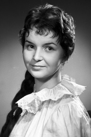 Iwa Młodnicka as Gośka in The Killer Leaves a Trace