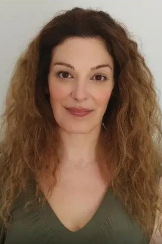 Βασιλική Νικηφορίδου as Dimitra in Μη φεύγεις
