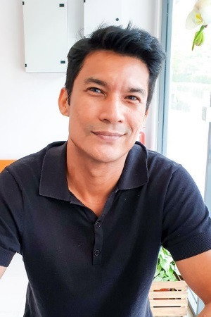 Rashidi Ishak as Sidi in Setem
