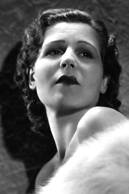 Manya Roberti as Olga in Delicious