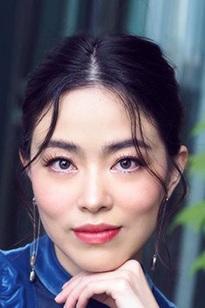 Hassaya Isariyasereekul as [Doctor] in Abandoned