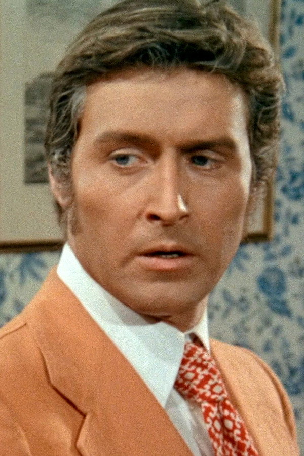 Lorenzo Terzon as Harris' assistant in La figlia di Frankenstein