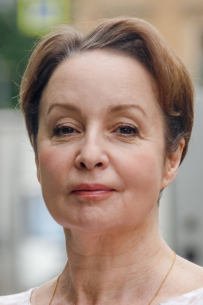 Анна Алексахина as Sondra Finchley in An American Tragedy