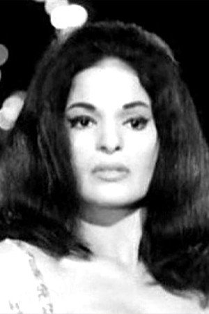 Nahed Sabry as NaQawaa in Tofahet Adam