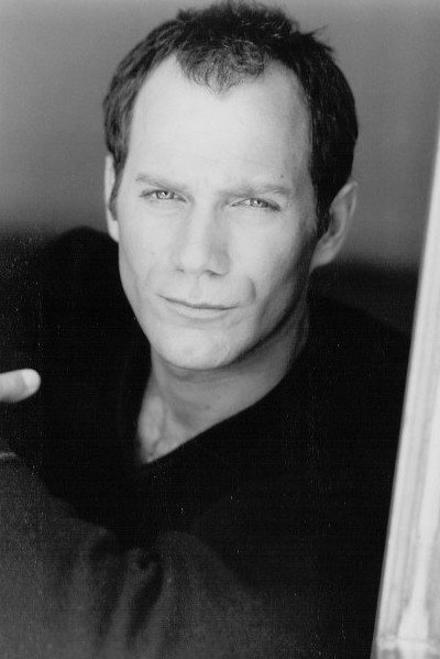 Tom O'Brien as Chris Porter in Crash Landing: The Rescue of Flight 232