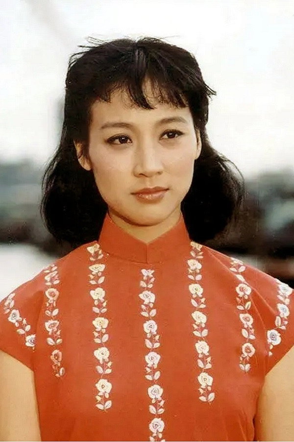 Li Kechun as Feng Jie in Prague Romance