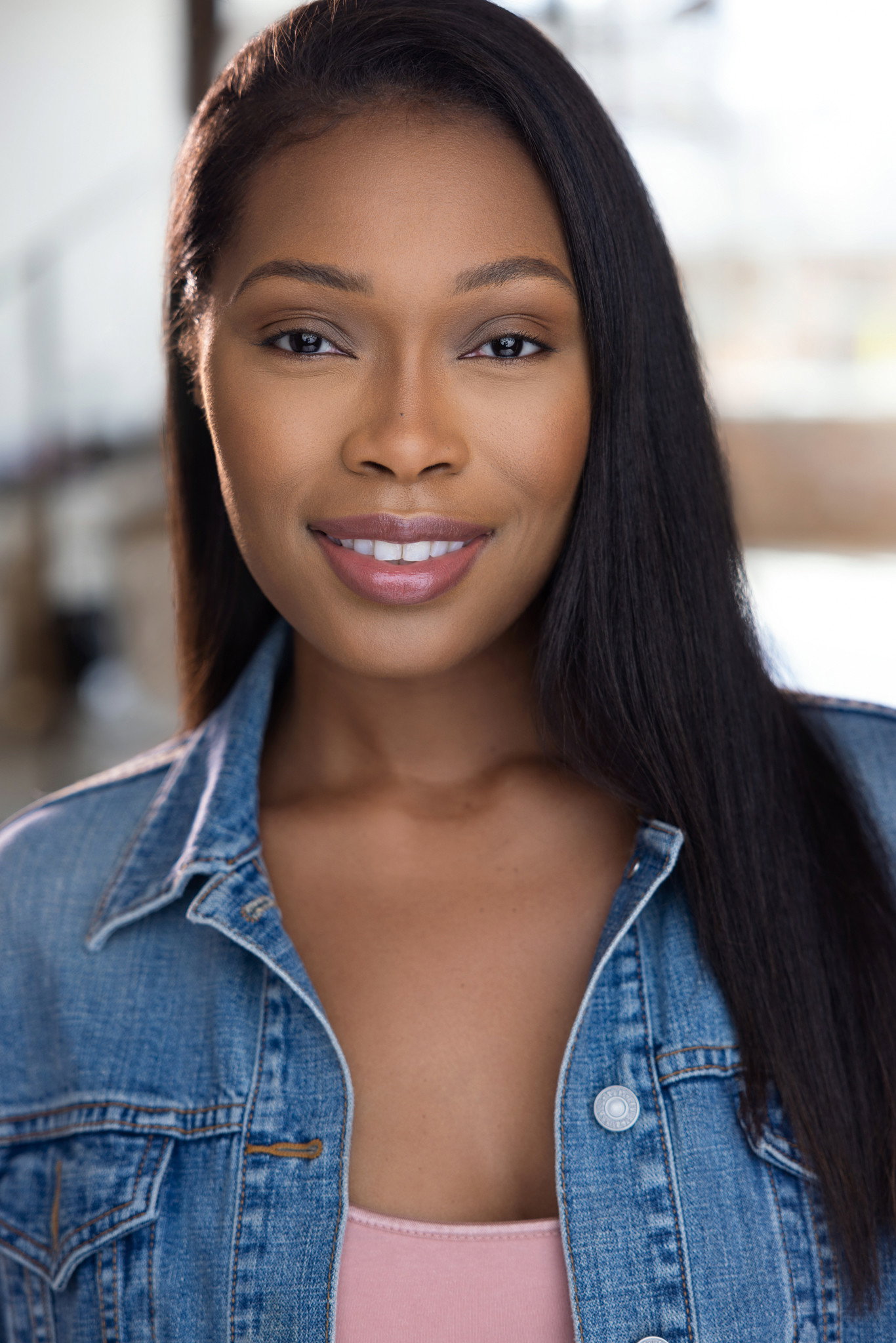 Ashley S. Evans as Brandy in La Vie Magnifique De Charlie