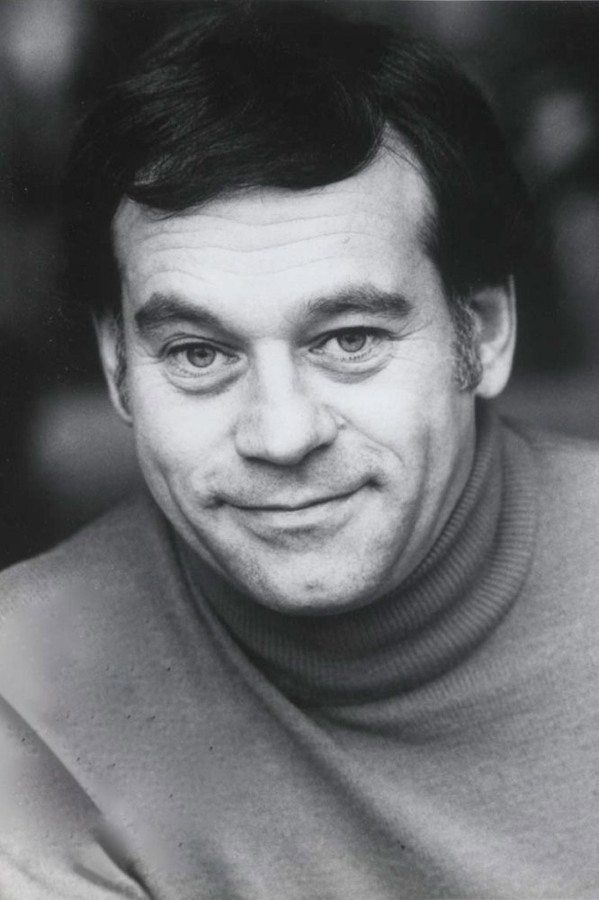 Wynn Irwin as Arthur Swann in Lotsa Luck