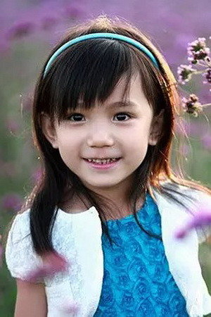 Fangcong Li as Niuniu in The Chinese Widow