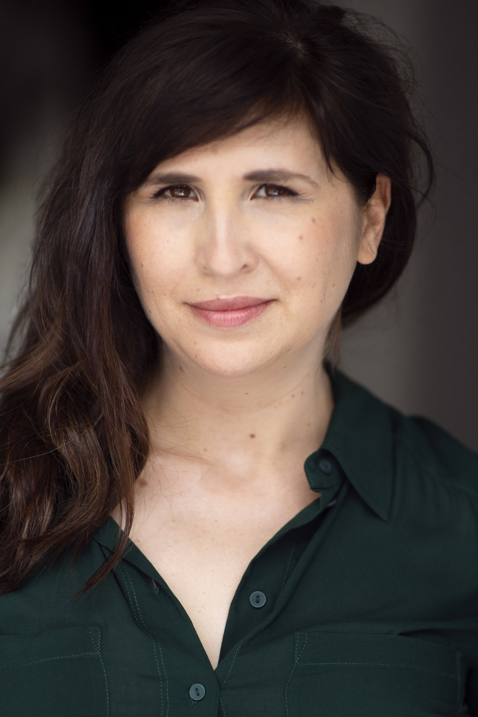 Miriam Glaser as Abi in Buried