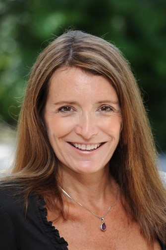 Lisa Lucas as Molly Barlow in The Migrants