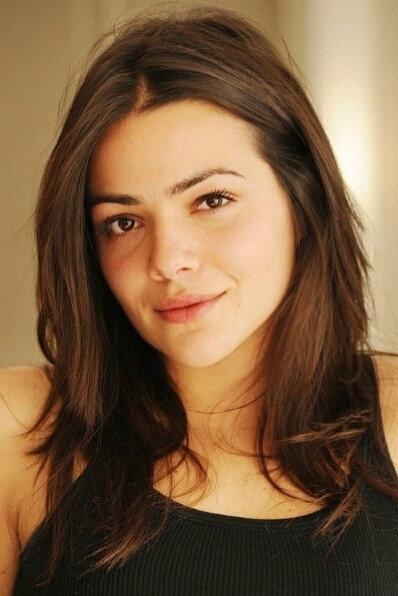 Pina Turco as Maria in The Vice of Hope