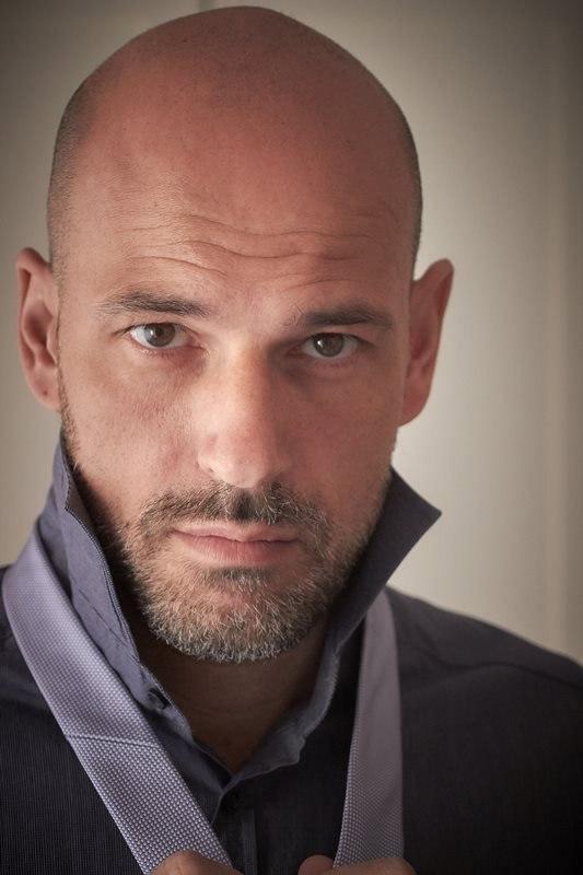 Alberto Basaluzzo as Leonardo Colli in Trafficante di virus