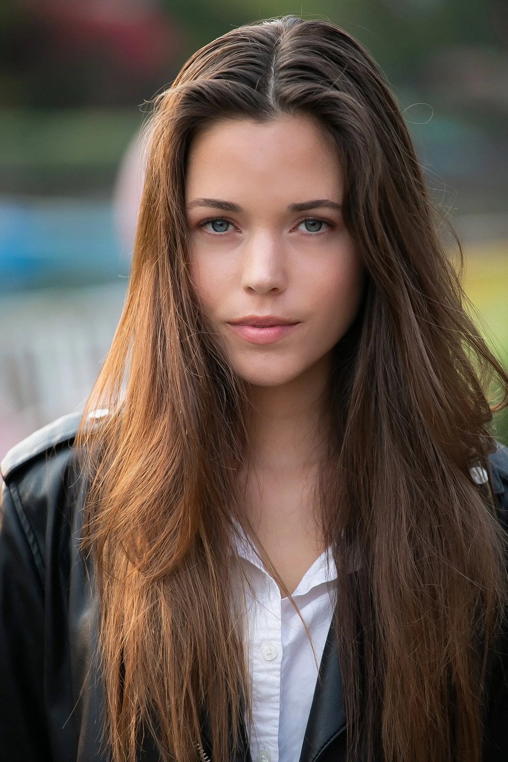 Rocío de la Grana as Maura in First Time
