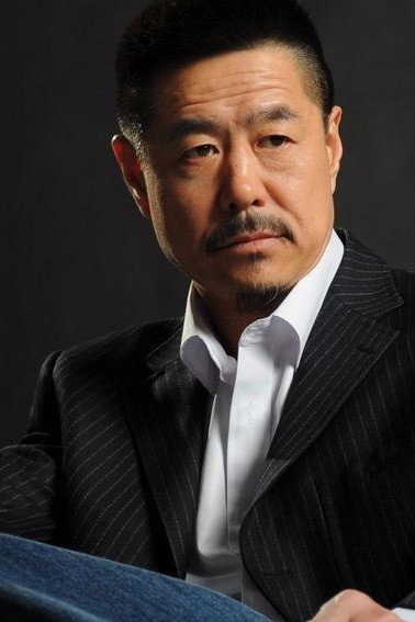 Yongjian Zhang as 肖远山 in 桥隆飙