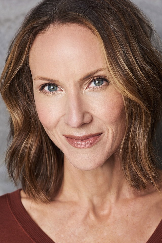 Jewel Christian as Iona Graves in Stealing the Show