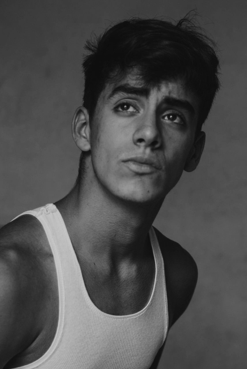 Tomás Agüero as Cutu in Young Hunter