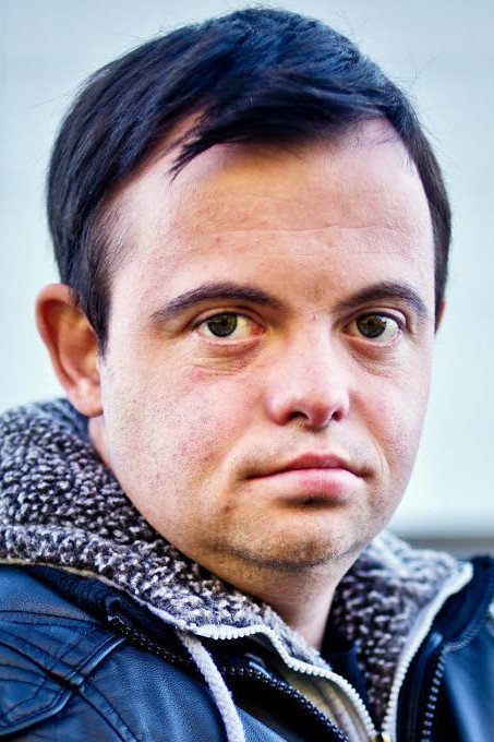 Svein André Hofsø Myhre as Robert Bogerud in Detective Downs