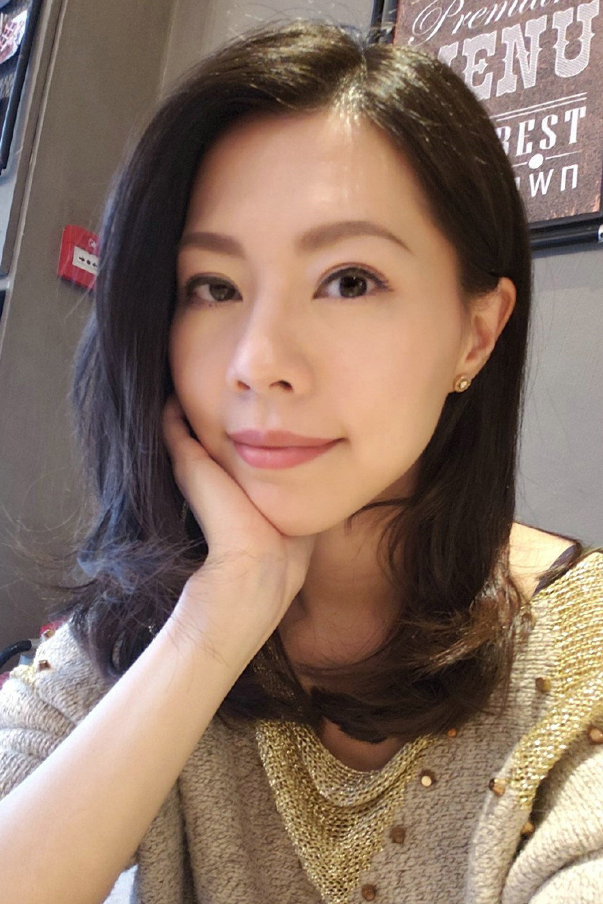 傅楚惠 as Bonnie in Operation Billionaire