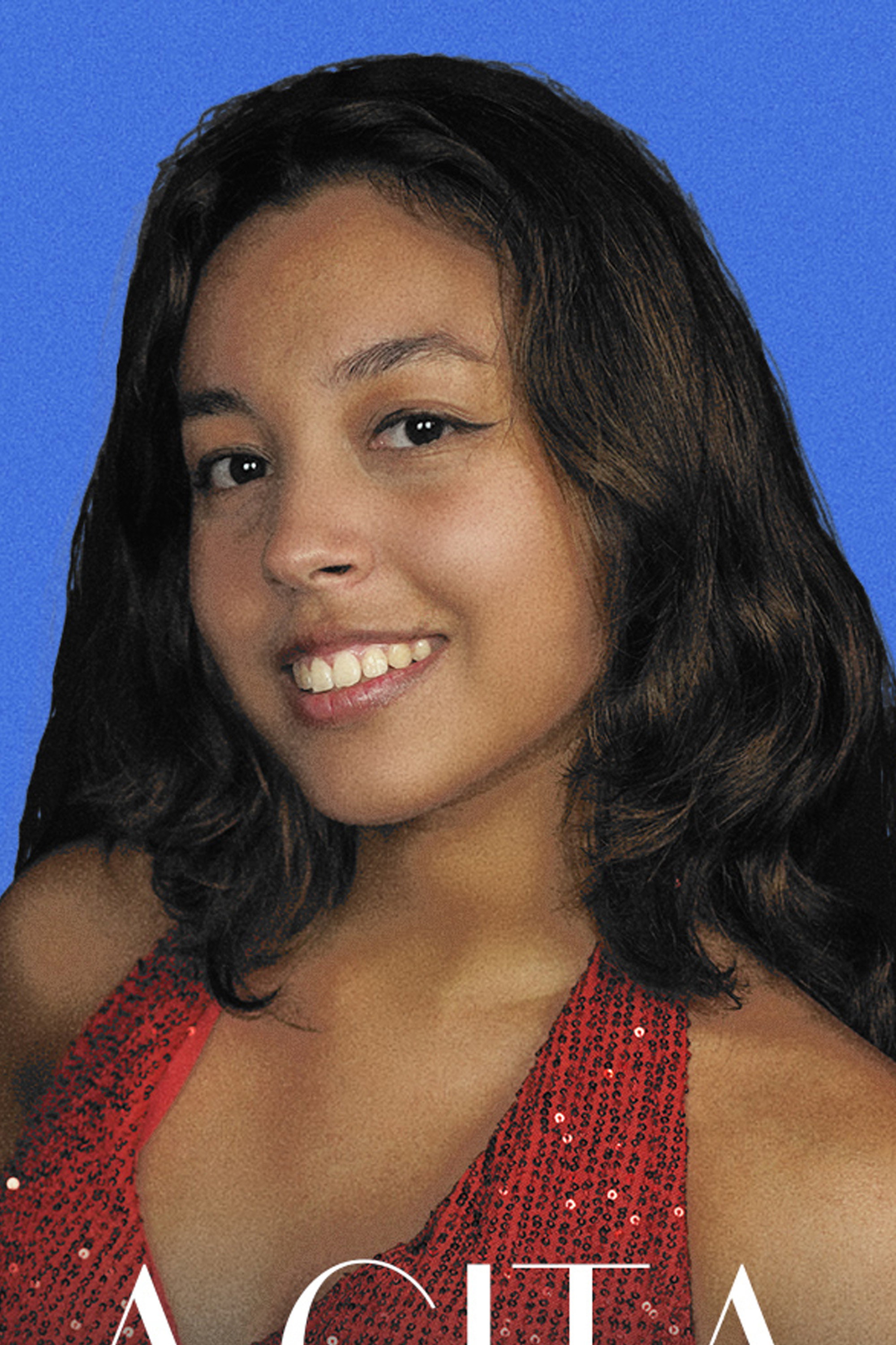 Adriana Noguera as Mia in Óga