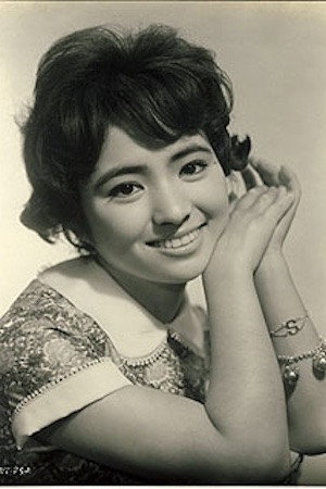 笹るみ子 as Village Girl B in Echo Mountain