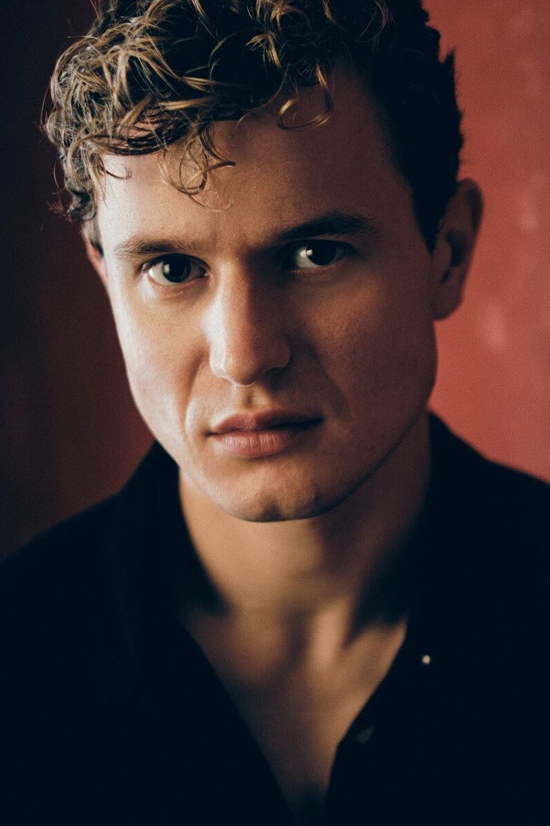 Chris Jenks as DC Jason Murray in Karen Pirie
