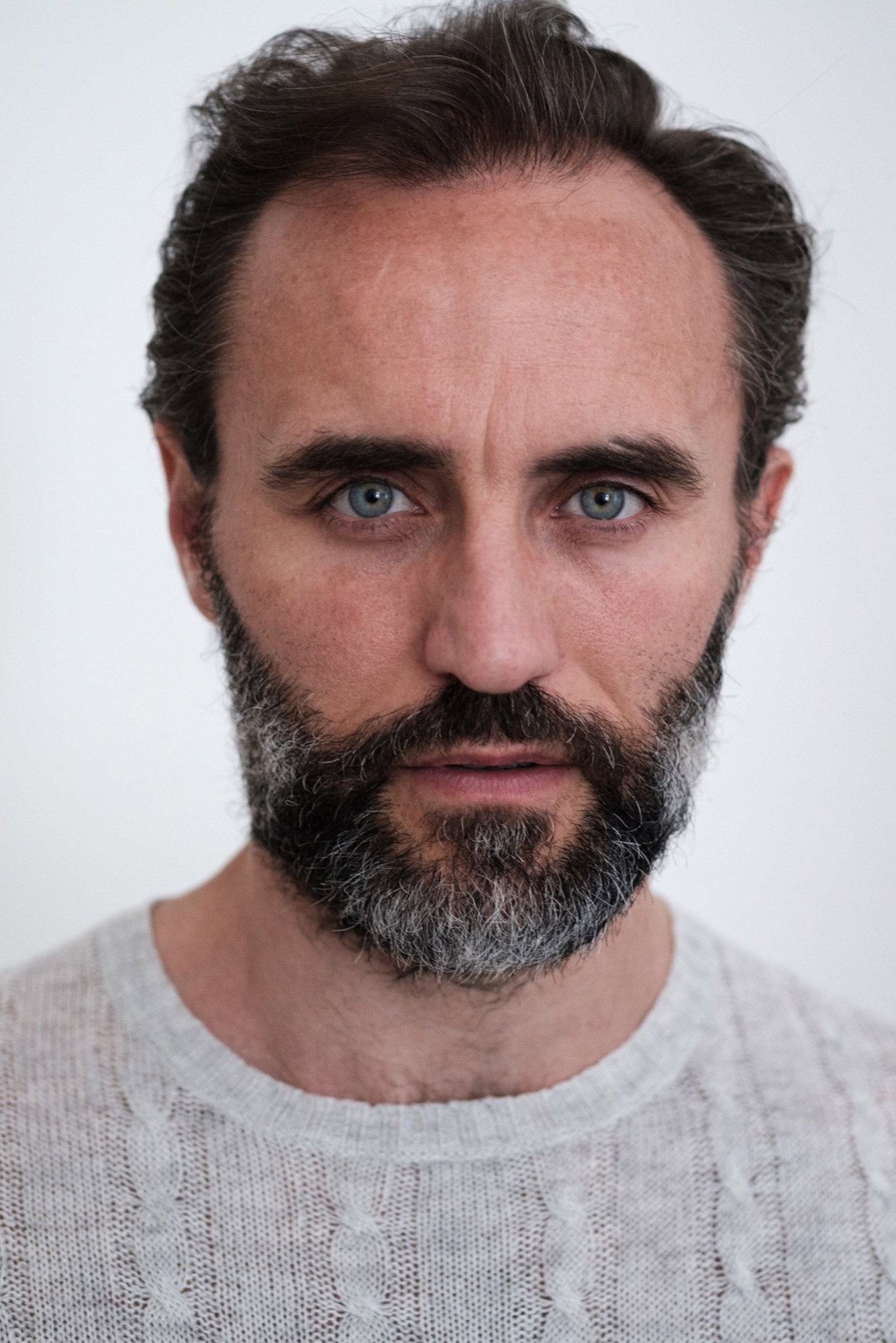 Stefano Cassetti as Dominique Lenikart in Le Paradis des bêtes