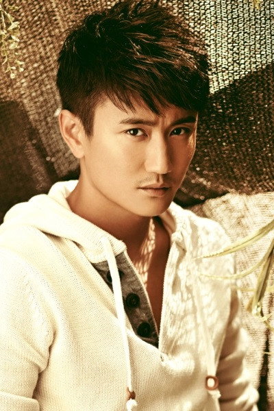 叶静 as 高正月 in Blood Bath Youth