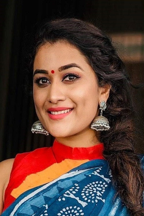 Parvathy Krishna as Baanu in Kadina Kadoramee Andakadaham
