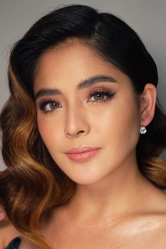 Shaira Diaz as Annika "Nika" Aquino in Lovers/Liars