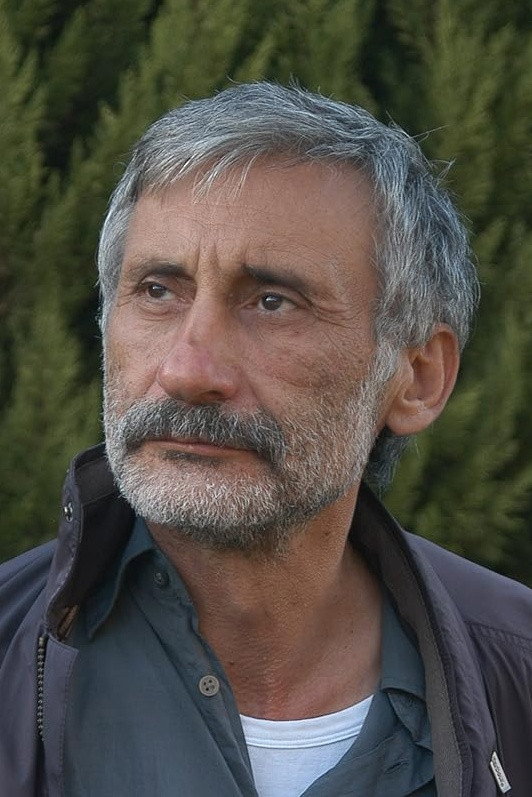 Muzaffer Özdemir as Muzaffer in Clouds of May