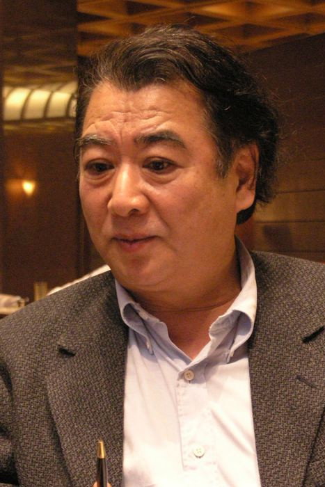 하명중 as Yoo-shin in Fidelity