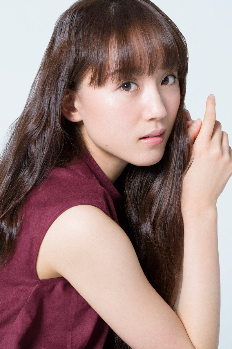 緑友利恵 as Saori Ebana in Signal