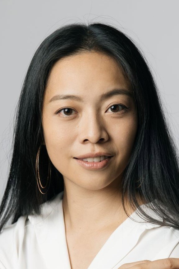 吳芮甄 as Ya Zi in 戀夏38℃