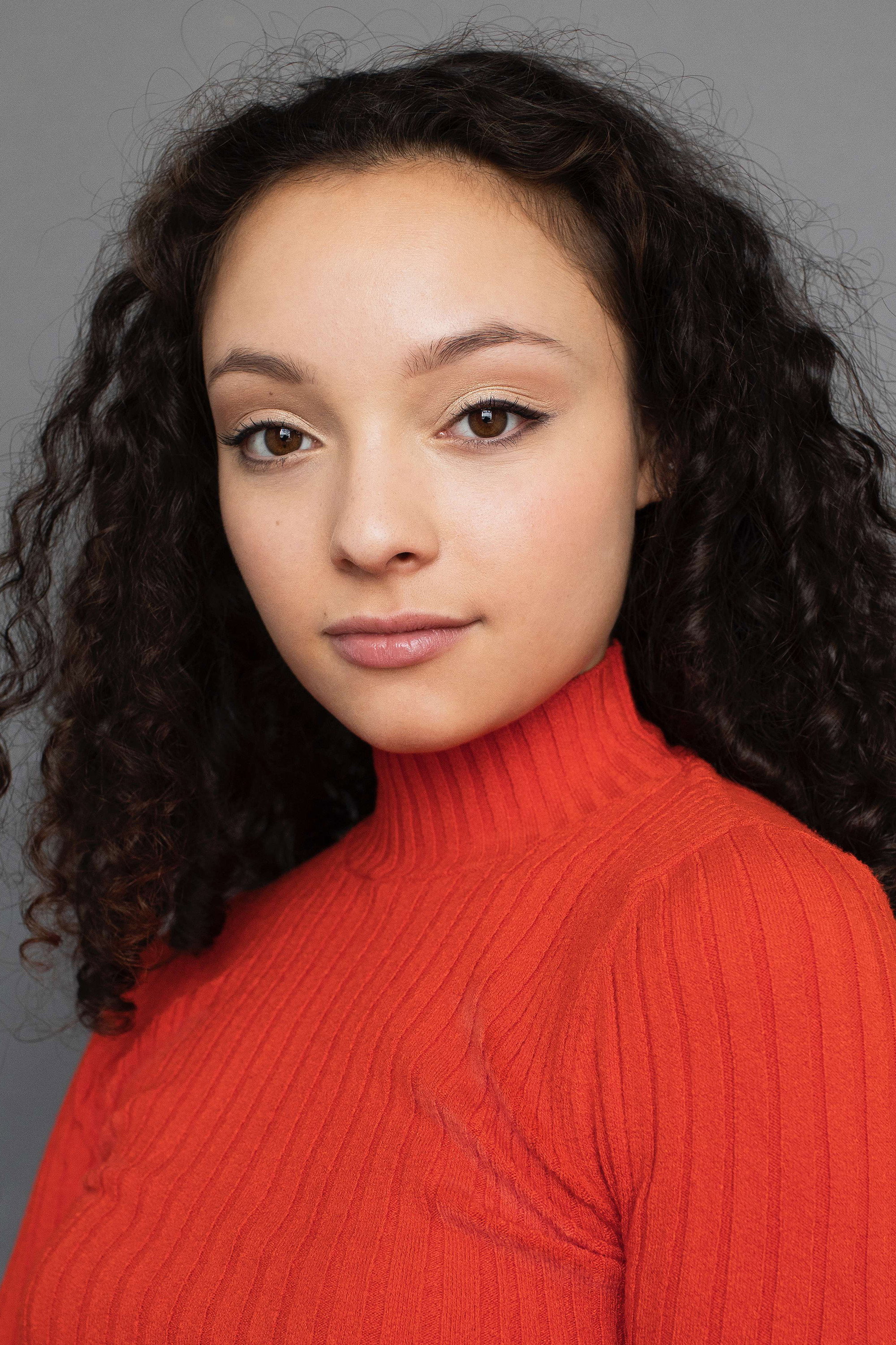 Kayla Maisonet as Georgie Diaz in Atrapada en el medio