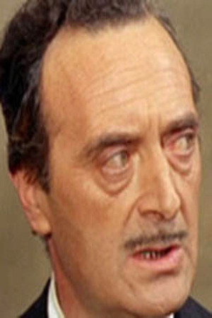 Juan Cazalilla as Don Laureano in Trampa para Catalina