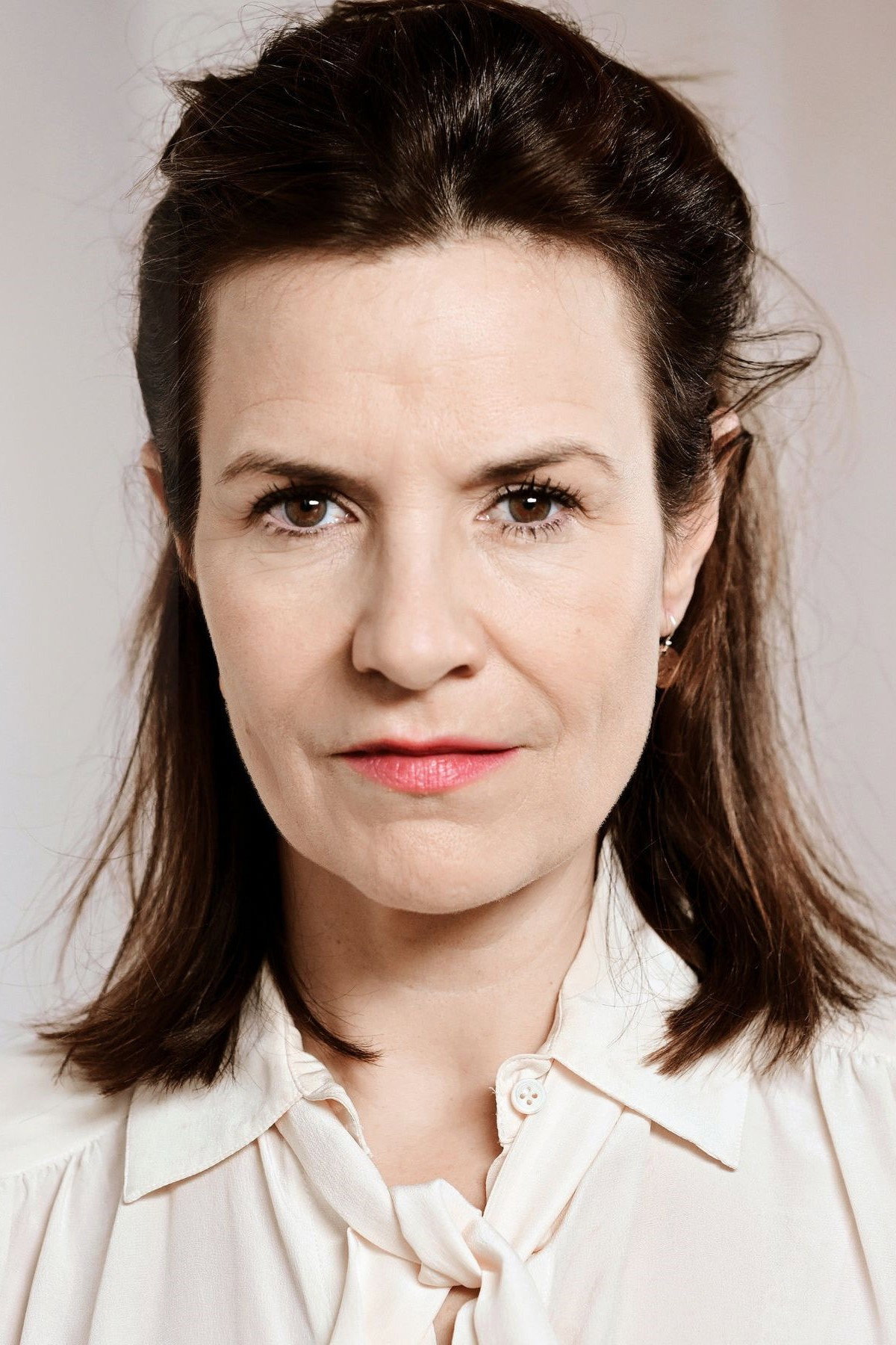 Sylvia Schwarz as Anja in Gestern in Eden