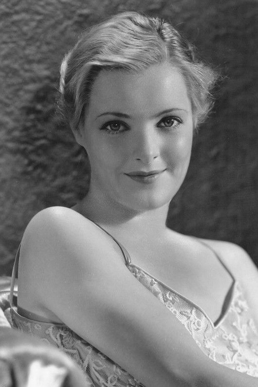 Linda Watkins as Edna Robinson in The Parent Trap