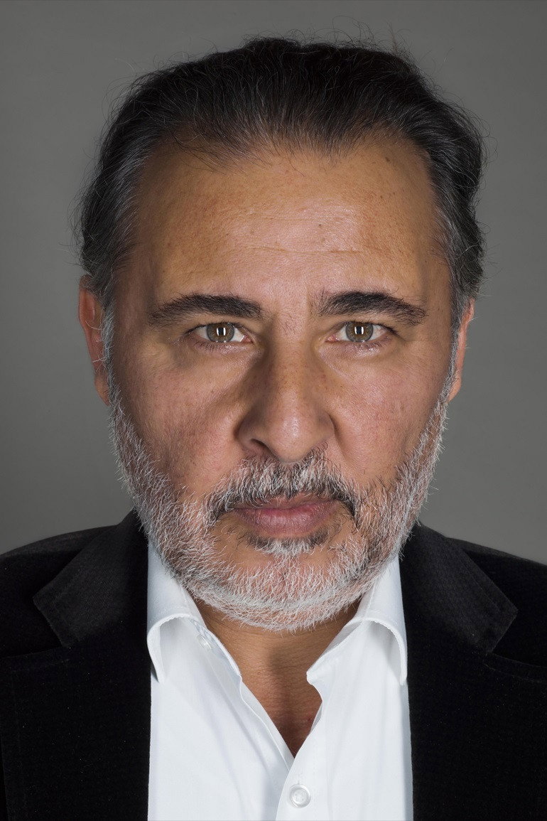 Kemal Başar as Şeyh Murad in Aşkın Yolculuğu: Hacı Bayram-ı Veli