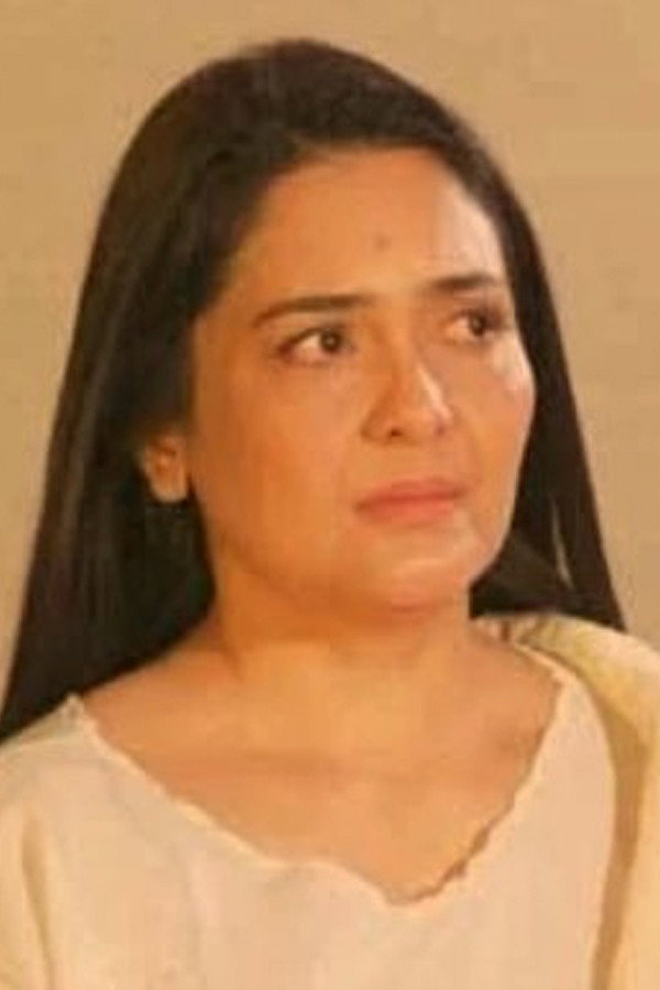Marianne dela Riva as Marilou in Ang Leon at ang Daga